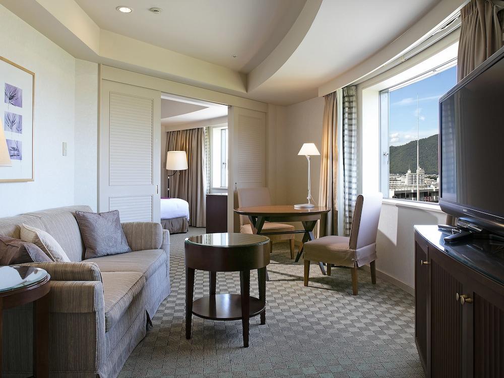Miyako Hotel Gifu Nagaragawa Ngoại thất bức ảnh A suite at the Hilton Tokyo